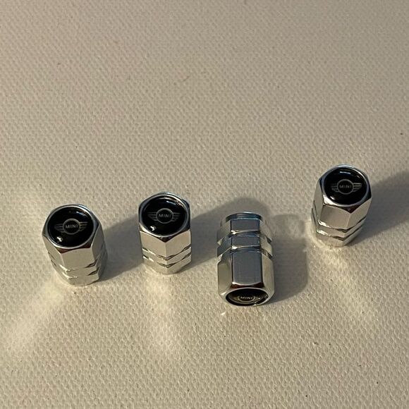 Mini Cooper Valve Stem Caps in Silver Set of 4 NWT - Picture 2 of 4